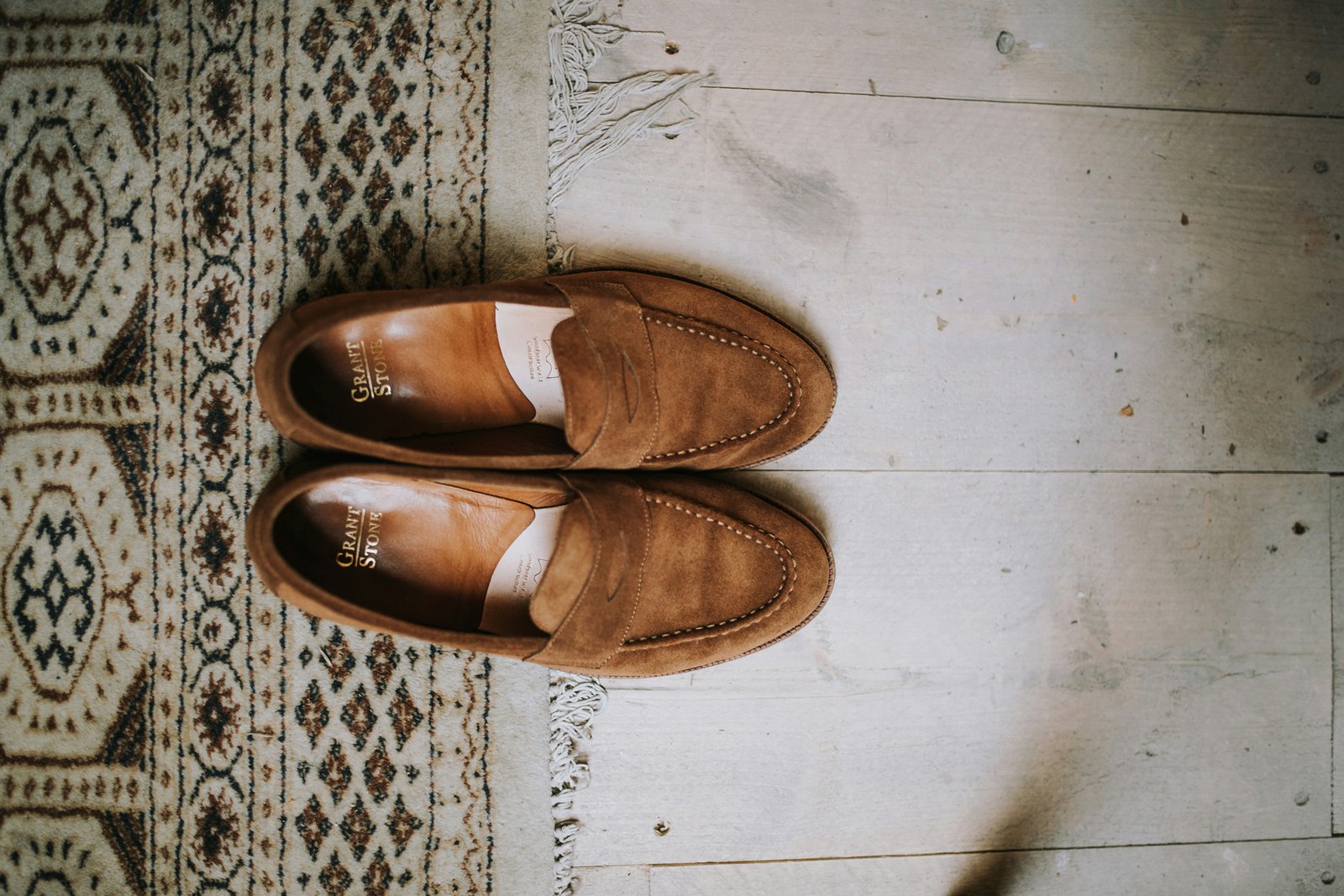 Nasse Wildlederschuhe nach Regen