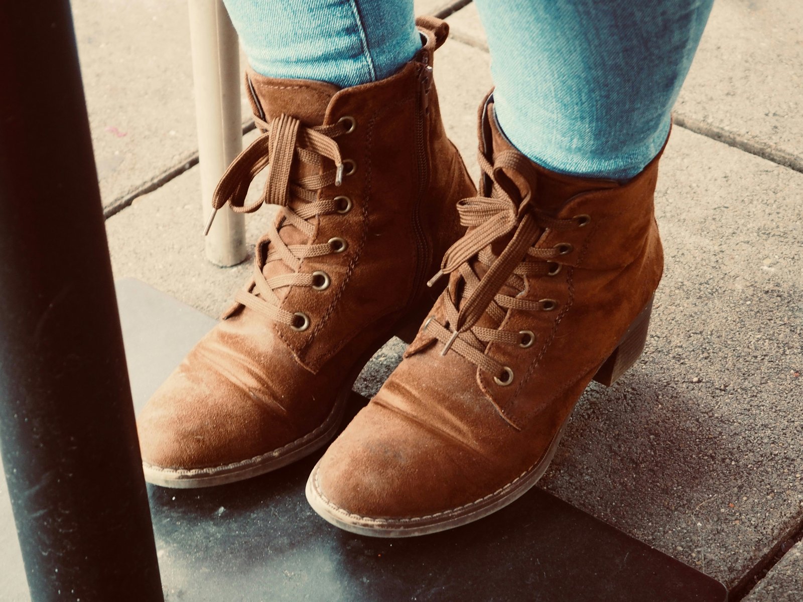 Pflege von Wildlederschuhen
