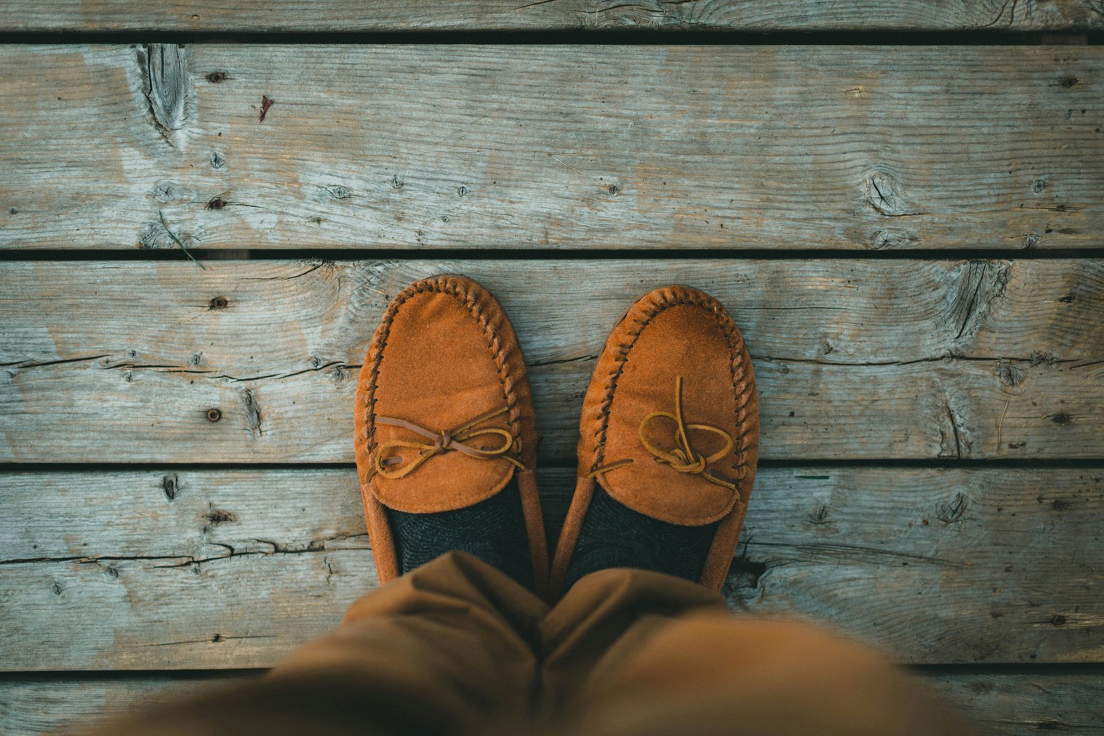 Wildlederschuhe mit Streifen